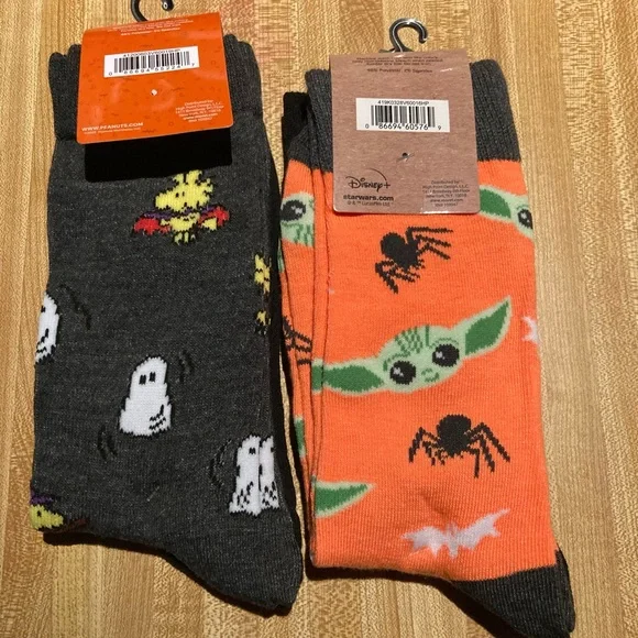 NWT Disney & Peanuts Crew Socks Fits Sizes: 6.5 to 12 - Picture 2 of 7